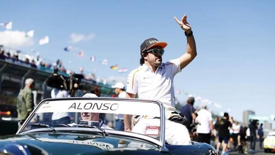 Fernando Alonso es veu al podi