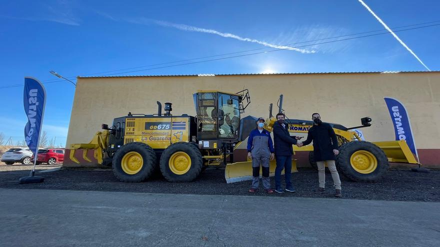 La Mancomunidad La Guareña adquiere una motoniveladora para mejorar el arreglo de caminos