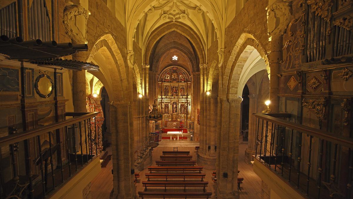 Interior de la iglesia de Santa María vista desde el coro.