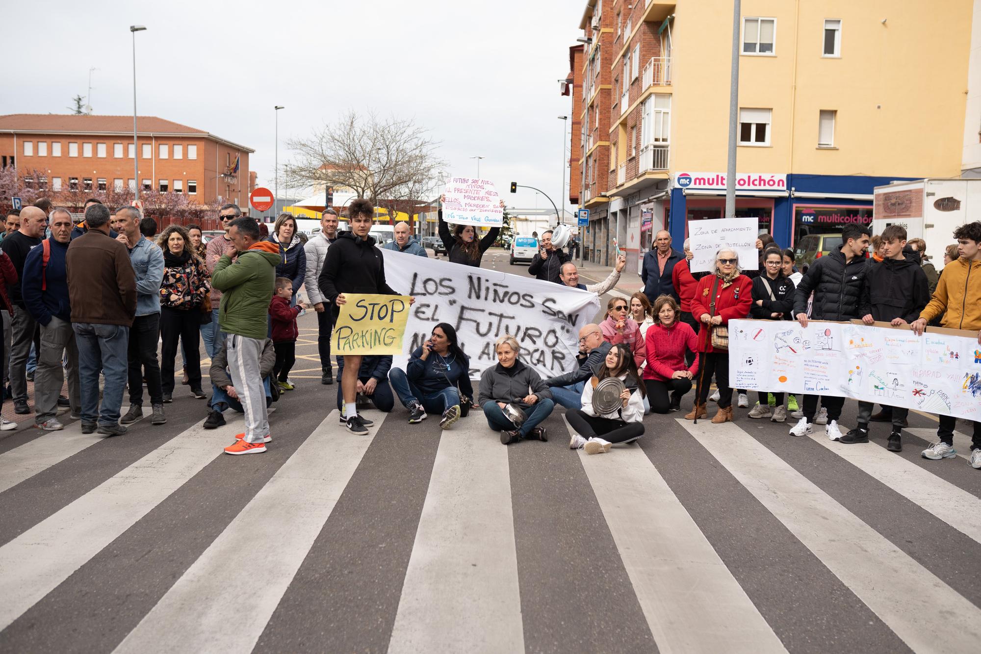 MANIFESTACION APARCAMIENTO LA VAGUADA-54.JPG