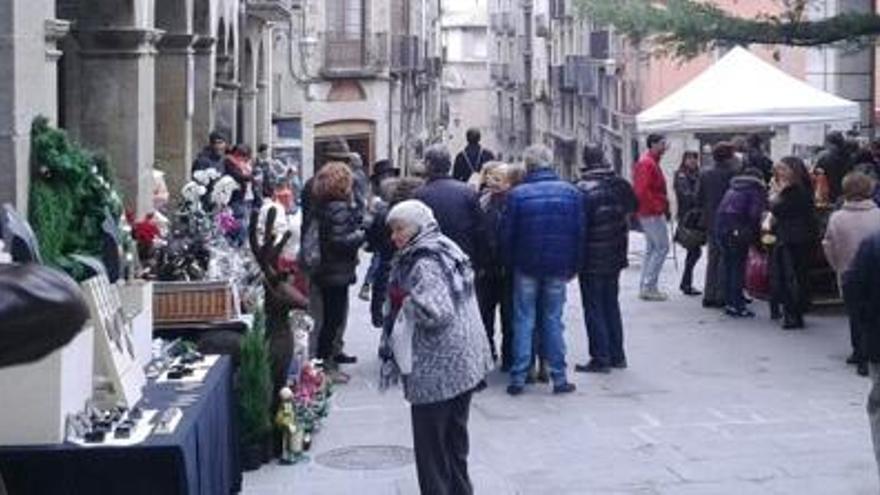 Solsona avança i fa créixer el mercat nadalenc dels artesans amb la Fira del Tió