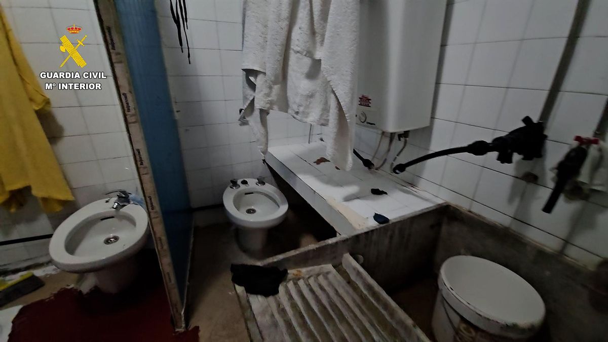 Así era el baño del antiguo hotel de Candasnos donde residían los temporeros