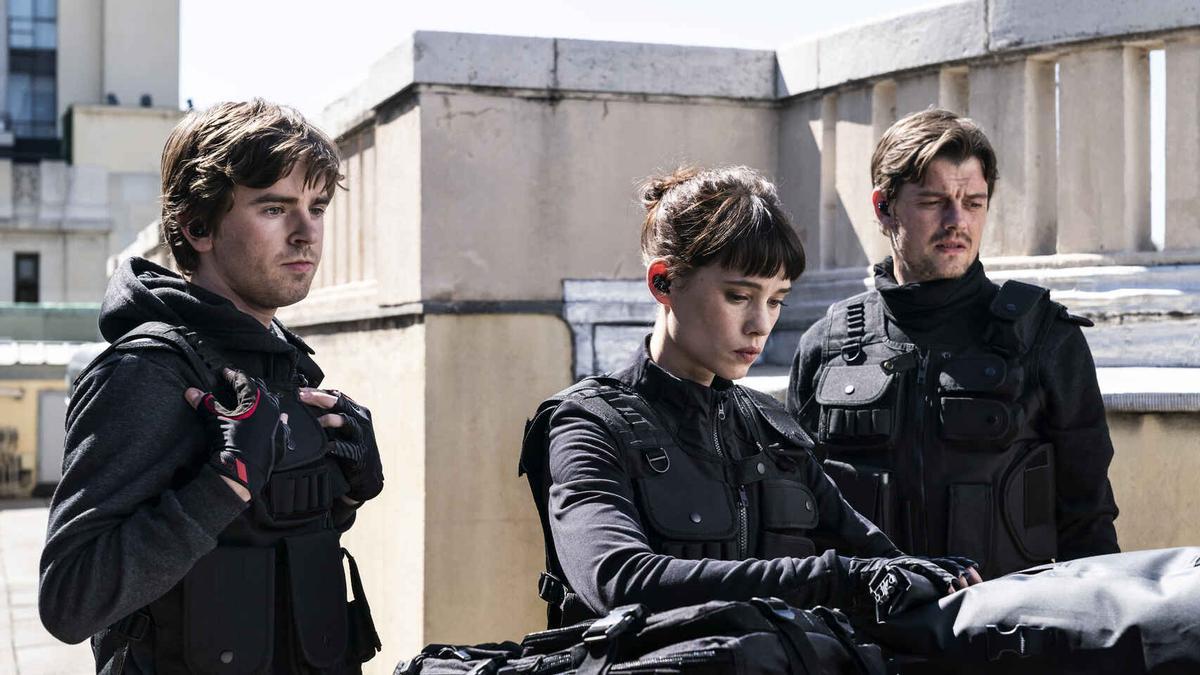 Freddie Highmore, Astrid Bergès-Frisbey y Sam Riley, en una imagen de 'Way down', de Jaume Balagueró