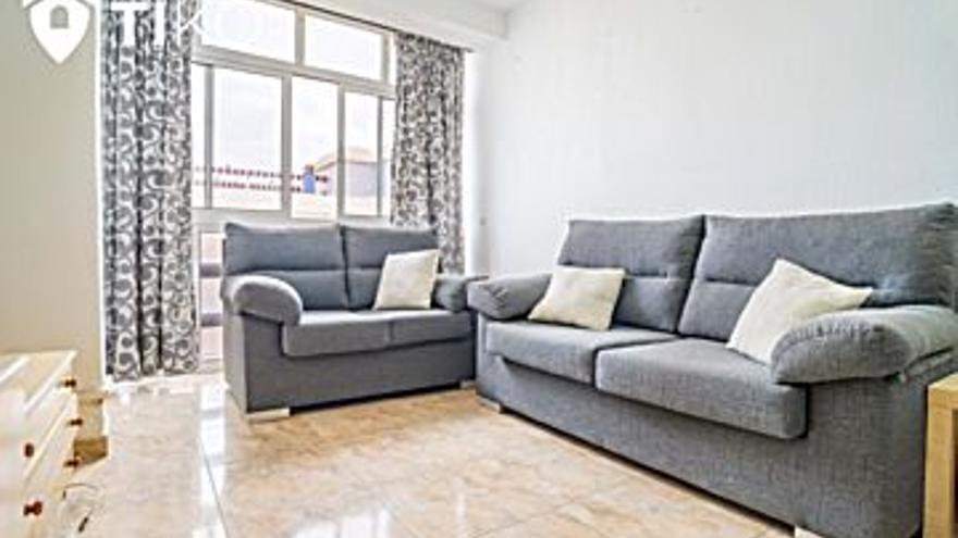 254.000 € Venta de piso en Capuchinos (Málaga) 84 m2, 4 habitaciones, 1 baño, 3.024 €/m2...