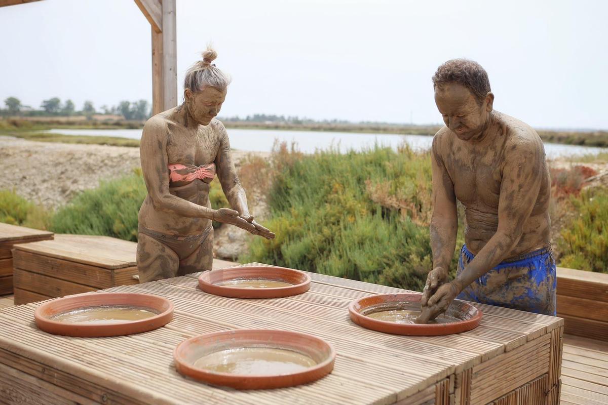 Visitantes en las Salinas del Alemán