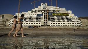 El hotel de El Algarrobico, en Almería.