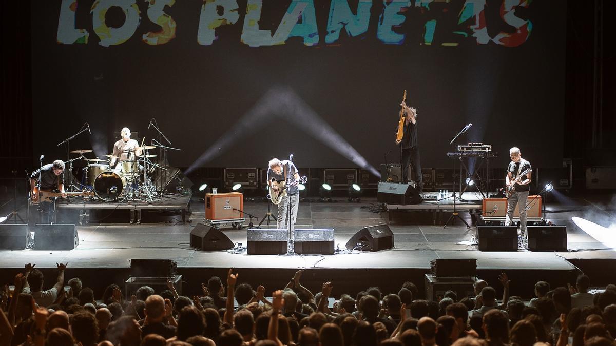 Córdoba se rinde al universo infinito de Los Planetas