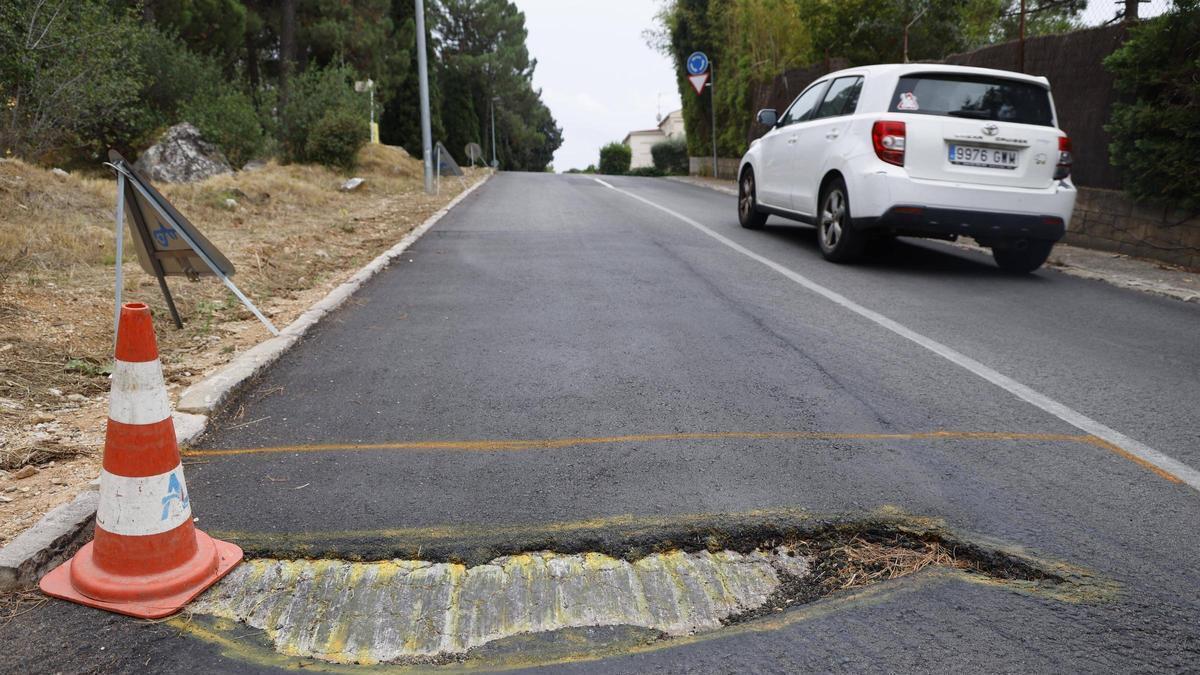 Un tam de la carretera en mal estat
