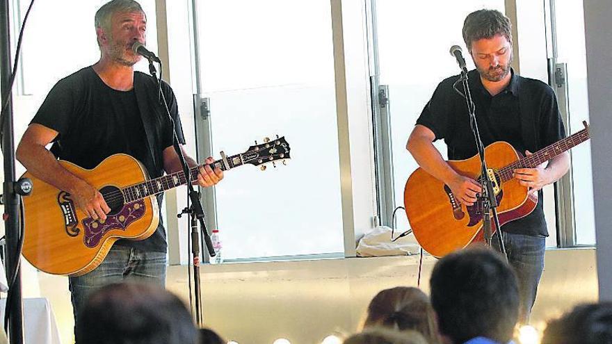 La Habitación Roja, en un acústico en Vigo.  // Ricardo Grobas