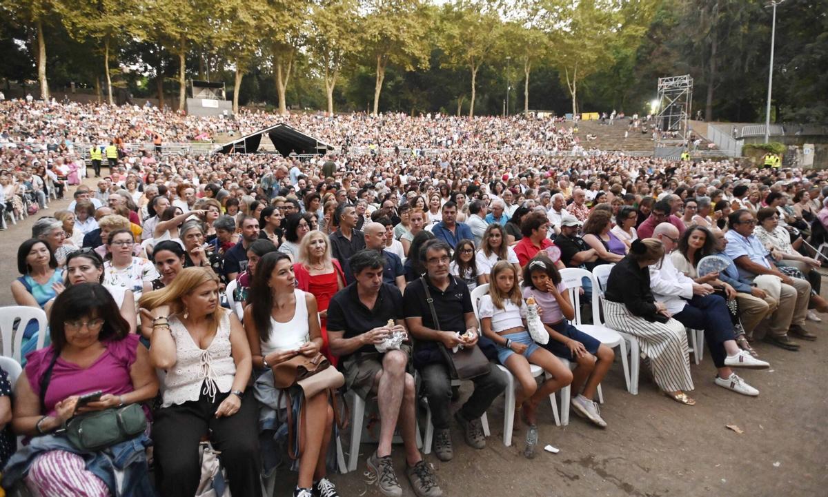 Público de la ópera «Turandot» en Castrelos el verano pasado.