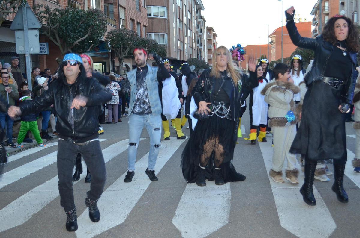 GALERÍA | El desfile de carnaval de Benavente, en imágenes GALERÍA | El desfile de carnaval de Benavente, en imágenes