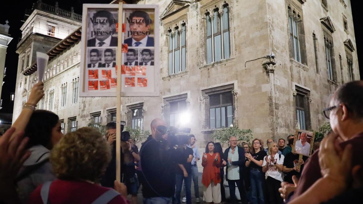 DIMISIÓN MAZÓN | El presidente valenciano pacta su salida con Feijóo sin contar con la cúpula del PP valenciano