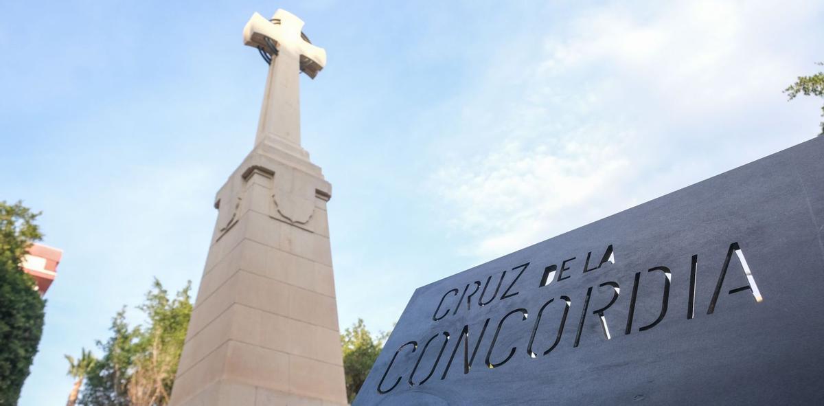 Inauguración del remodelado jardín central del Paseo de Germanías, el Jardín de la Concordia.  | ÁXEL ÁLVAREZ