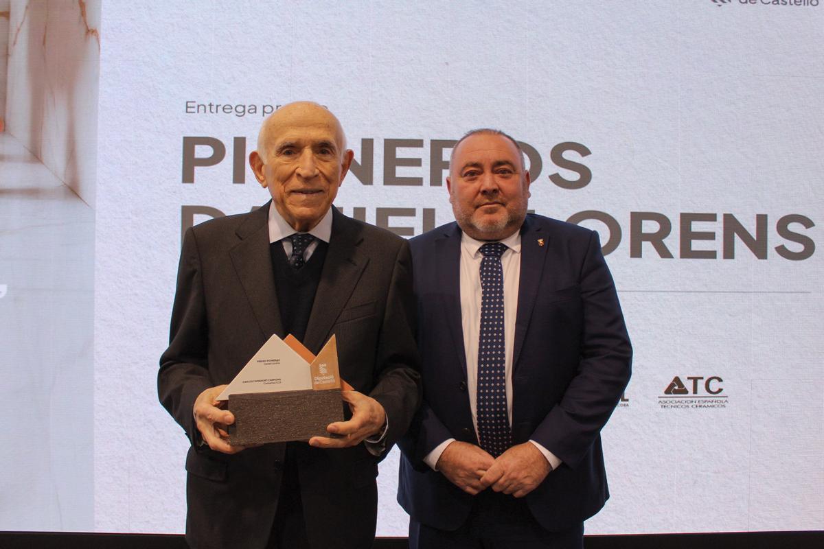 La Diputación de Castellón reconoce la labor de Carlos Camahort.