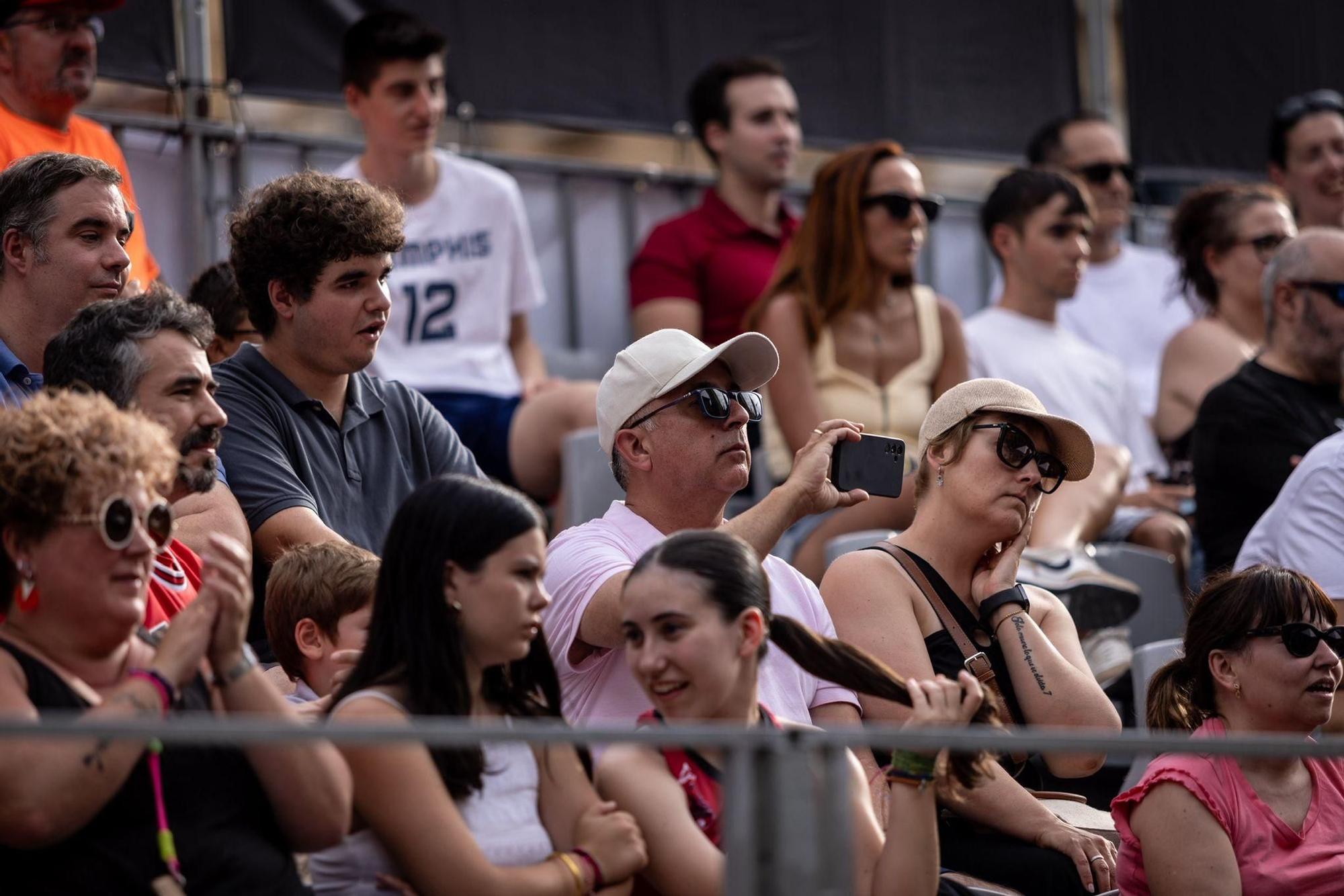 En imágenes | La Plaza del Pilar respira baloncesto con el 3x3