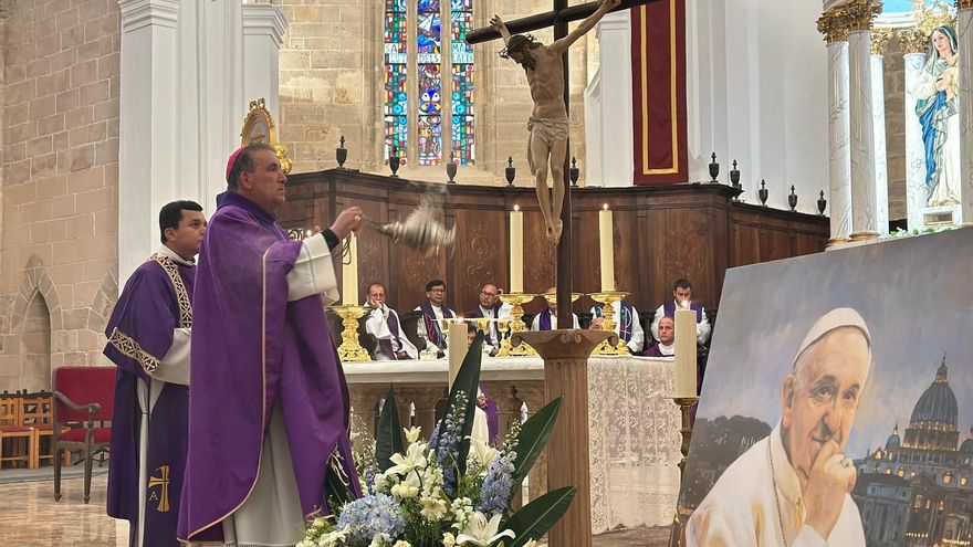 Galería: Misa en la catedral de Ibiza por el Papa Francisco