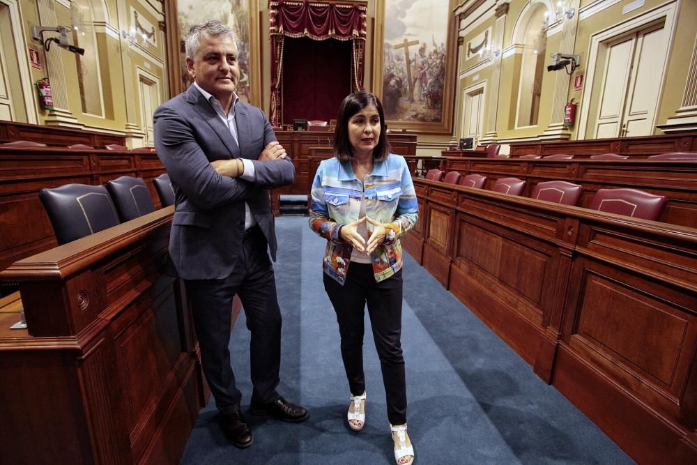 Estrecheces en el Parlamento de Canarias