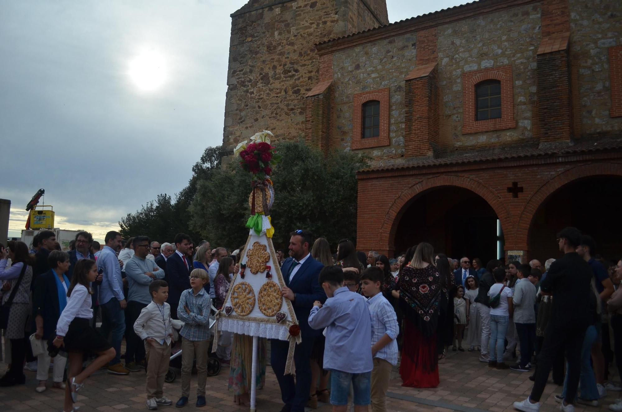 GALERÍA | Santa Cristina canta el ramo y venera al Cristo de la Vera Cruz