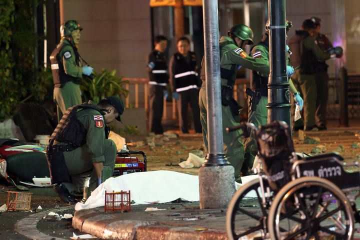 Al menos 19 personas han muerto y otras 123 han resultado heridas en el atentado con bomba perpetrado este lunes en el templo hindú de Erawan, en Bangkok, según el último balance proporcionado por la Policía tailandesa.