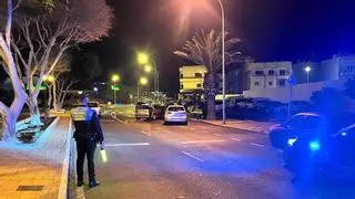 Un trabajador circula borracho en carretilla elevadora por Arrecife sin matrícula ni carné de conducir