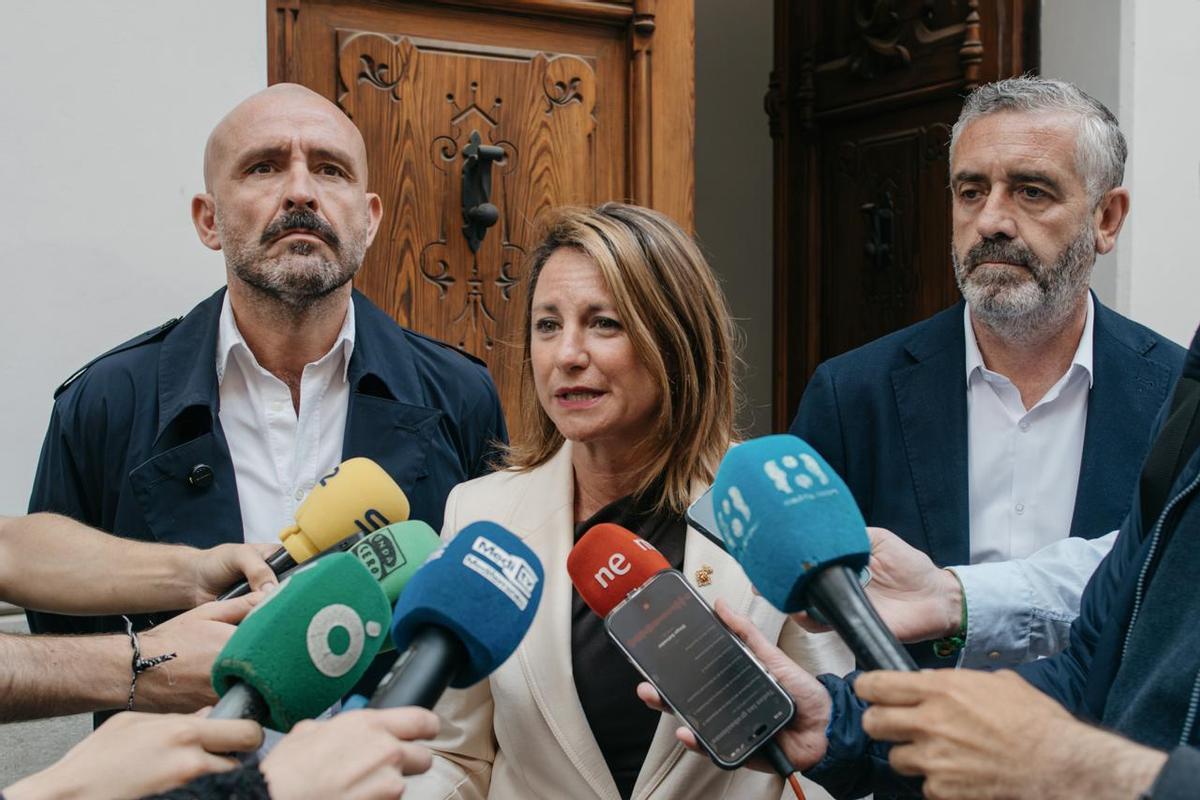 Los representantes del PP, durante la atención a los medios de comunicación, este viernes.