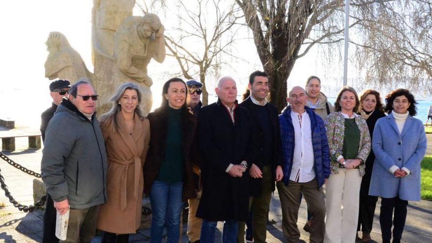 Presentación el sábado de Carro (tercero dcha) como candidato.