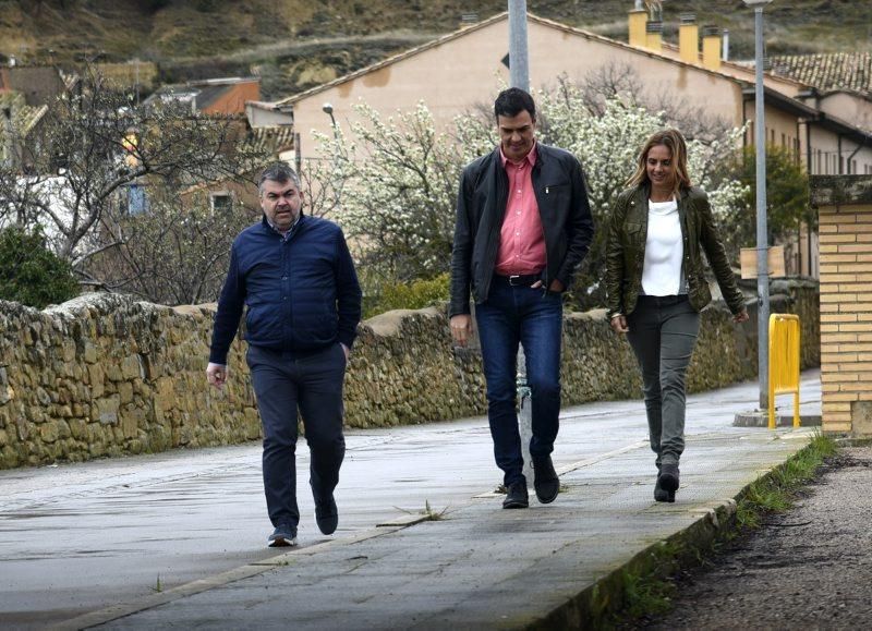 Pedro Sánchez celebra la Fiesta de la Rosa en Ayerbe