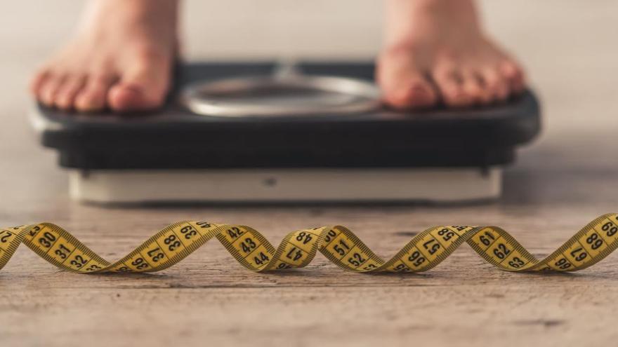 Nutricionistas desvelan la clave para perder grasa abdominal y adelgazar después de los 40 años