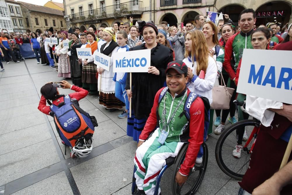 Los participantes en el Mundial de Duatlón toman Avilés