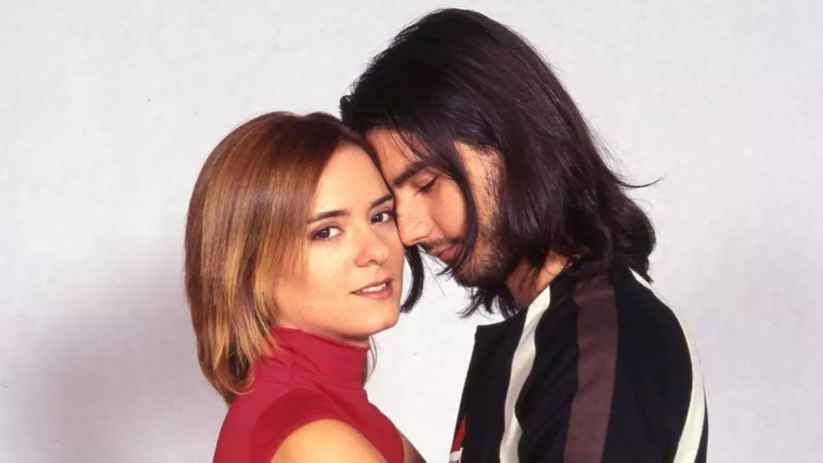 Vuelve 'Compañeros': Atresmedia prepara el regreso de la mítica serie 25 años después con Quimi y Valle como adultos