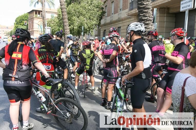 Concentración por la seguridad de los ciclistas