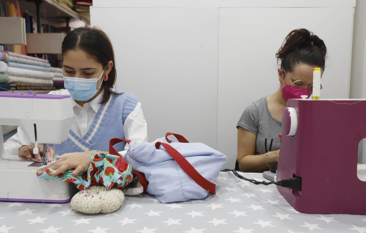 Mercería Hilo's de Zaragoza: las nuevas generaciones de la costura buscan su revolución