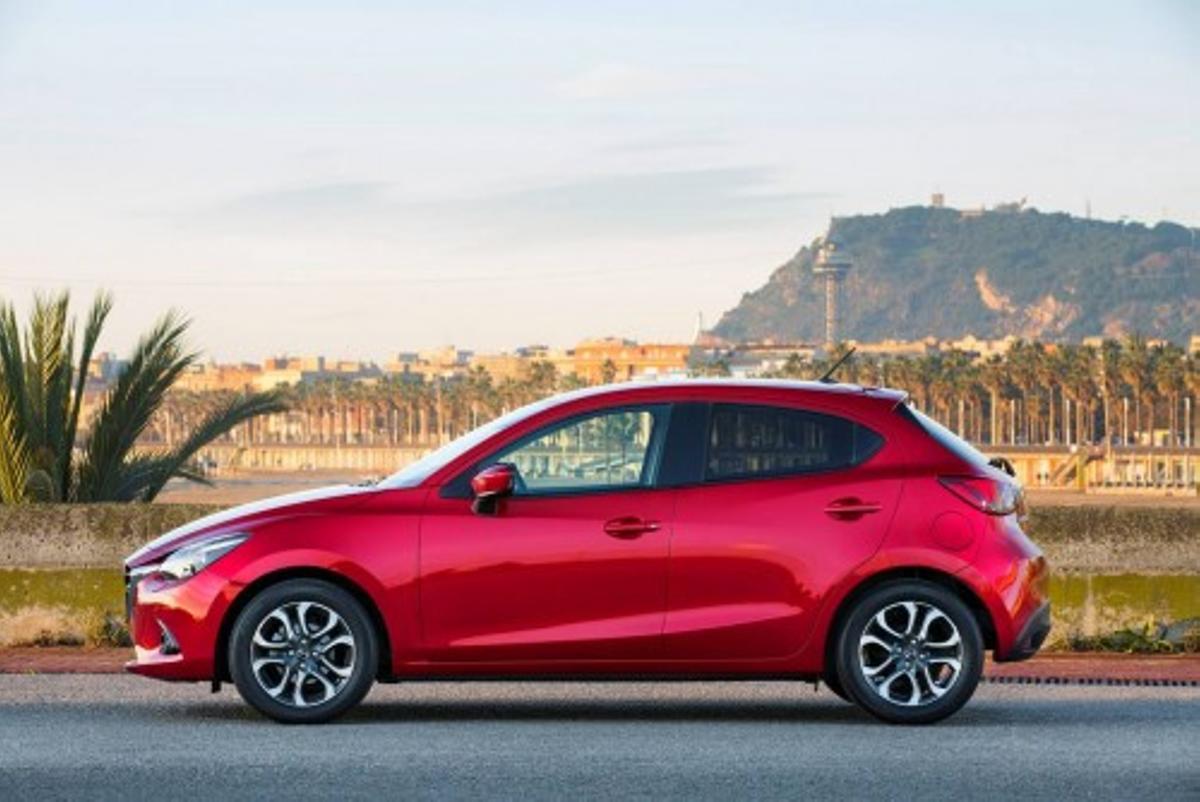 ctv-amt-mazda2 2015 still 8 screen