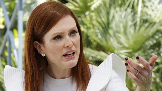 Julianne Moore habla tras el photocall.