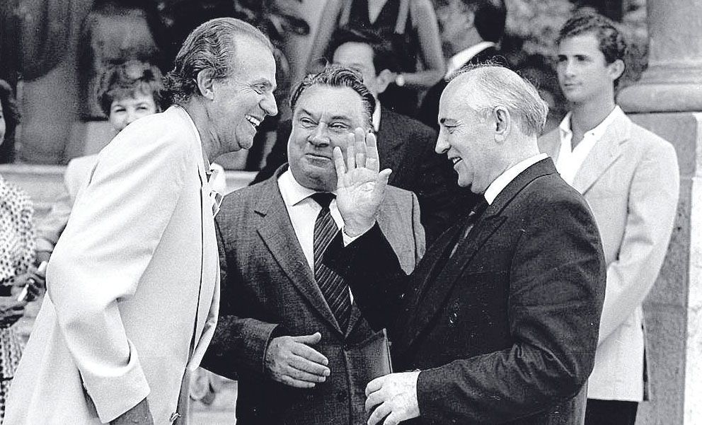 Juan Carlos I y Mijaíl Gorbachov en Marivent en 1992.