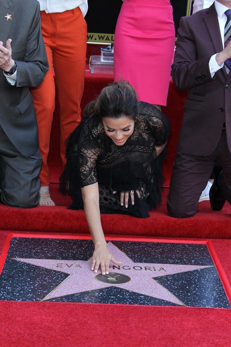 Eva Longoria recibe su estrella en el paseo de la fama de Hollywood