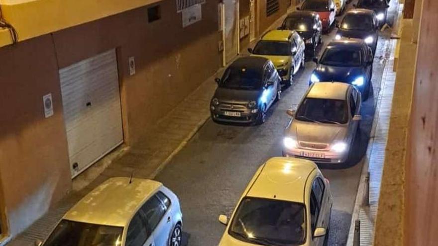 Colas de coches en Las Palmas de Gran Canaria por el Carnaval