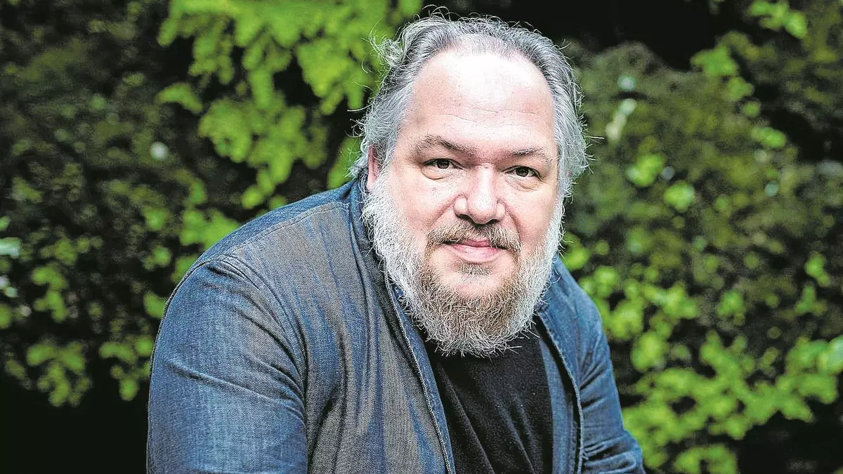 La boca habla cuando la mano escribe
