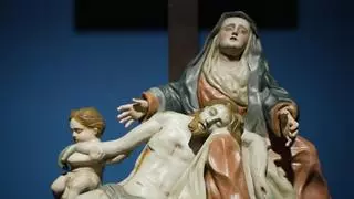 La Fundación Cajasol inaugura la exposición 'Baratillo. Una corona de Piedad y Caridad'