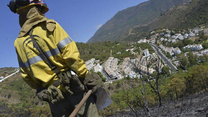 Imagen de los daños ocasionados por un incendio en Benahavís.