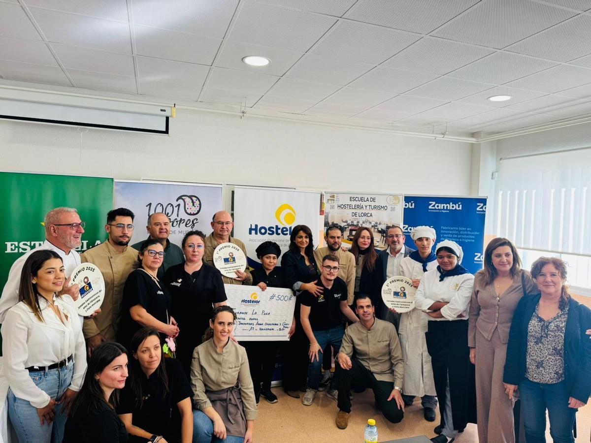 Foto de grupo tras la entrega de premios.