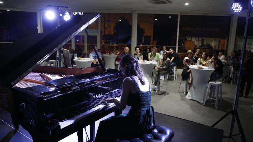 La murciana Carolina Santiago clausura el ciclo de jóvenes talentos
