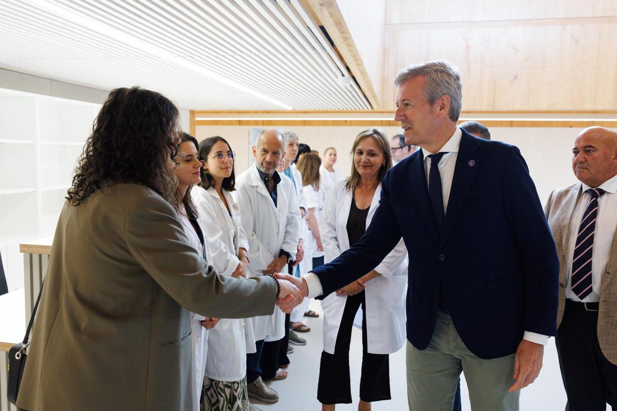 Alfondo Rueda durante la inauguración del centro médico de Abegondo.
