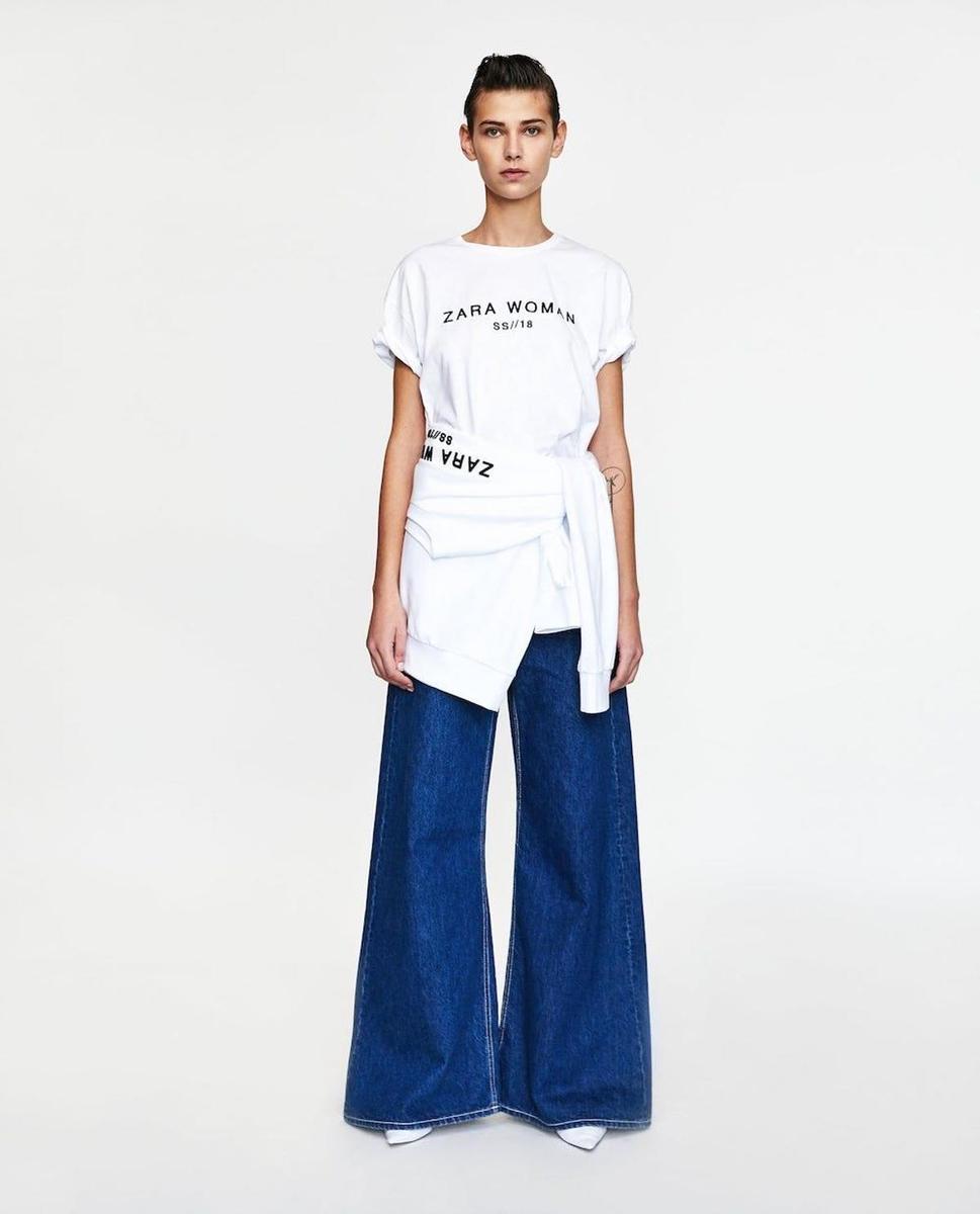 Camiseta con el logo de Zara