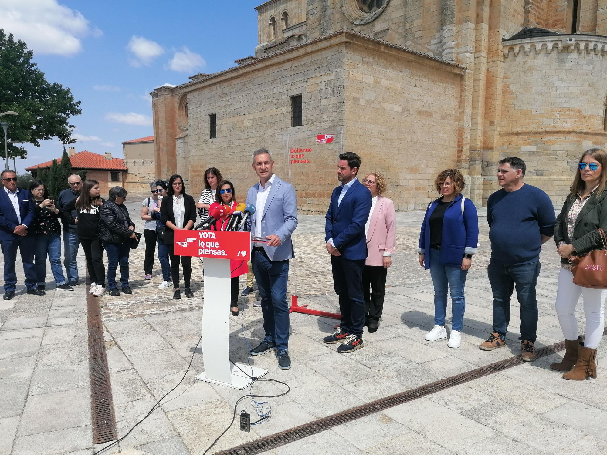 La visita de la ministra Margarita Robles a Toro, en imágenes