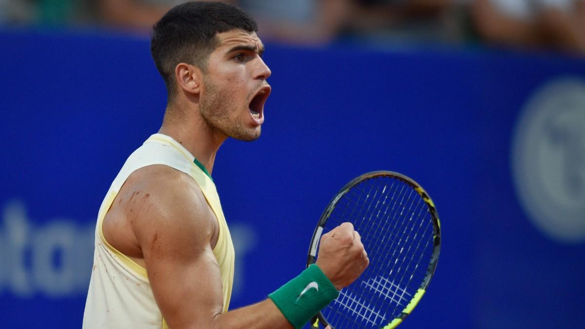 Carlos Alcaraz celebra un punto ante Jarry