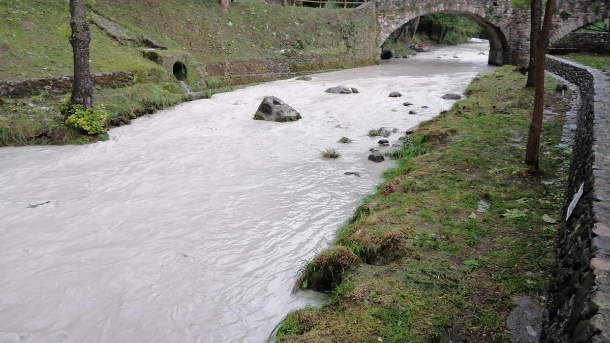 El riu Bastareny al seu pas per Bagà