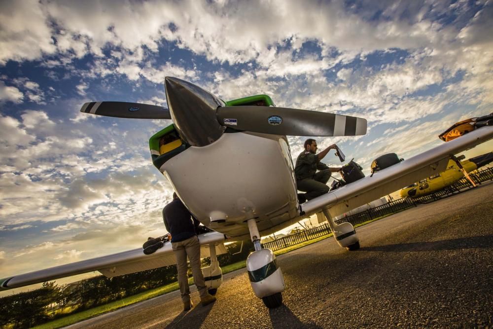 Manuel Díaz y su copiloto inician su vuelo desde la Morgal a Plymouth