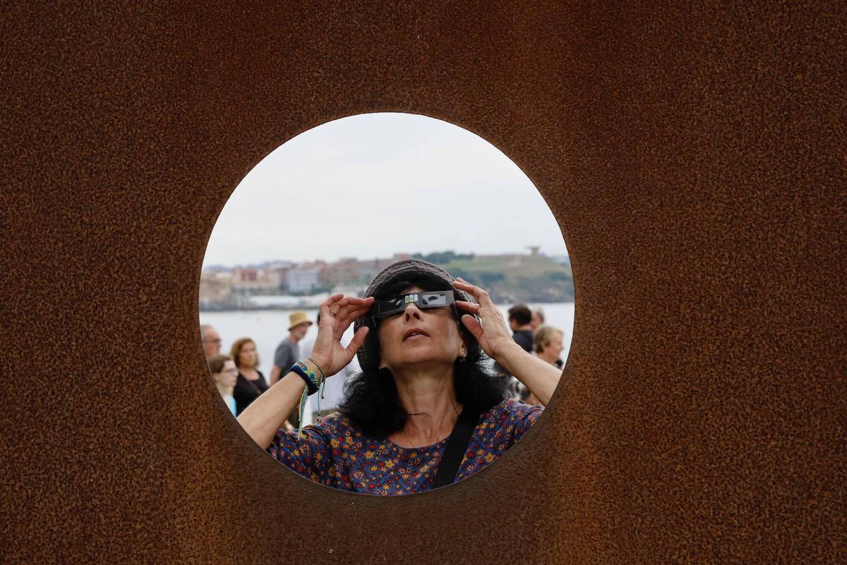 El eclipse total desde Asturias: las mejores fotos de Gijón, Oviedo, Avilés, centro, oriente y occidente El eclipse total desde Asturias: las mejores fotos de Gijón, Oviedo, Avilés, centro, oriente y occidente