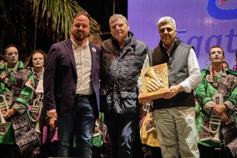 Entrega del Premio Criticón de Honor a Toño Ramírez, en medio de las actuaciones de Carnaval.  | 28/02/2020 | Fotógrafo: Andrés Gutiérrez Taberne